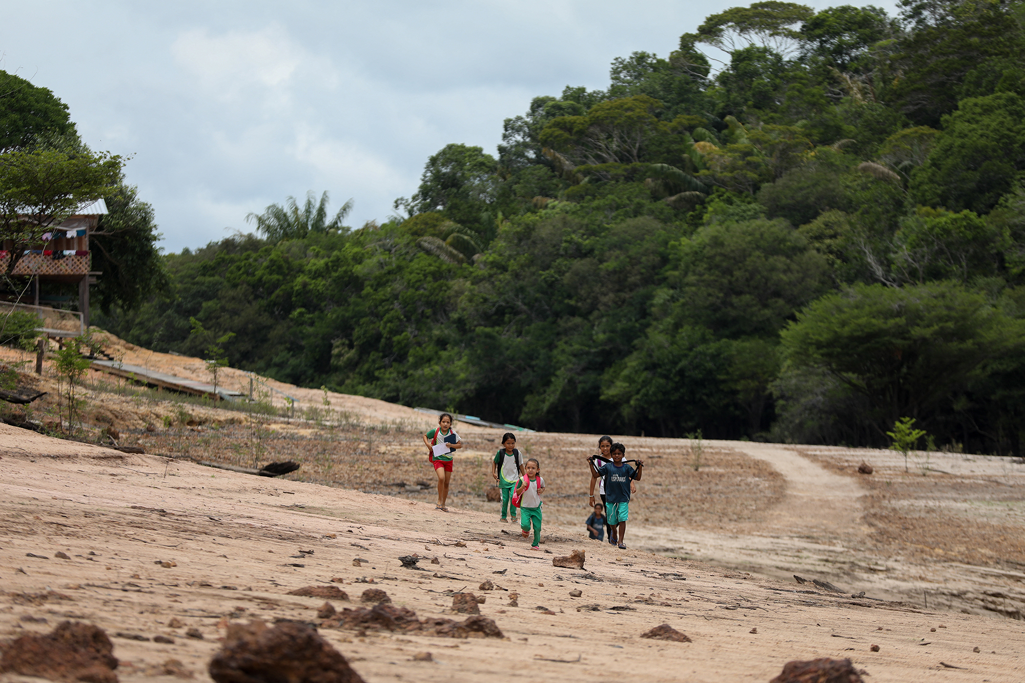 Nach Angaben von Unicef sind im Amazonas 420.000 Kinder von Dürre betroffen