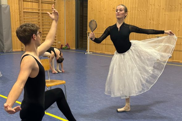 "Ballet des Jeunes" probt für "Coppélia"