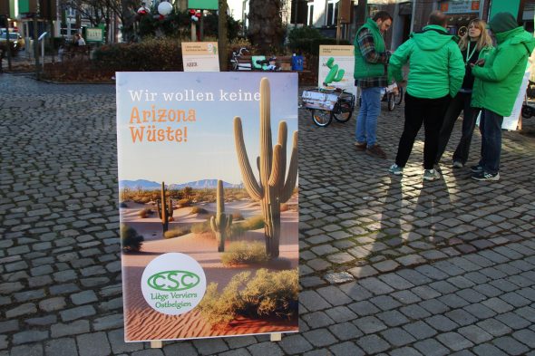 CSC protestiert auf dem Marktplatz in Eupen gegen die "Arizona-Wüste"