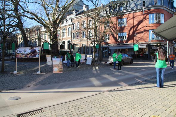 CSC protestiert auf dem Marktplatz in Eupen gegen die "Arizona-Wüste"