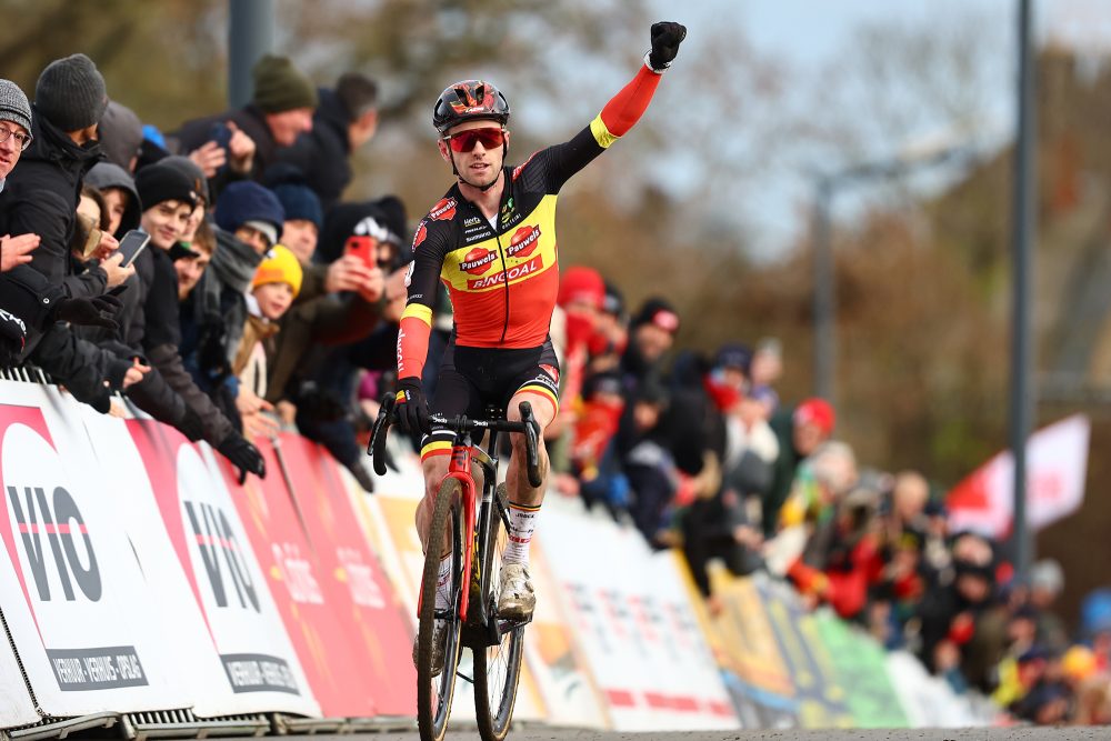 Eli Iserbyt gewinnt Urban Cross in Kortrijk