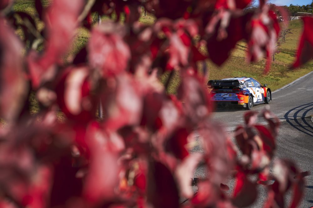 Der Hyundai von Thierry Neuville/Martijn Wydaeghe bei der Rallye Japan