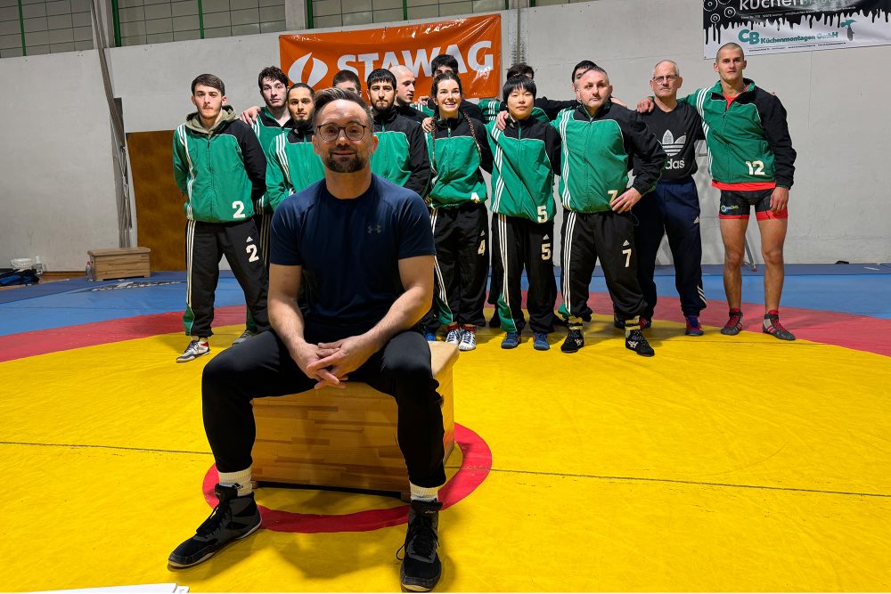 Die Ringergemeinschaft Oberforstbach/Sparta Kelmis mit Trainer Antoine Waauff