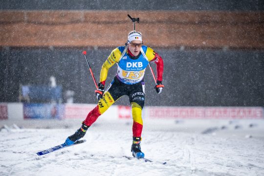 Thierry Langer im Rennen der Mixed-Staffel beim Auftakt des Biathlon-Weltcups in Kontiolahti
