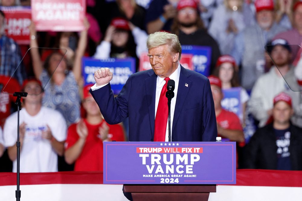 Donald Trump bei der letzten Wahlkampfveranstaltung in Grand Rapids, Michigan