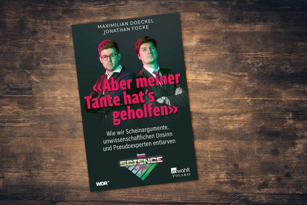 Buchcover zu "Aber meiner Tante hat's geholfen" von Maximilian Doeckel und Jonathan Focke