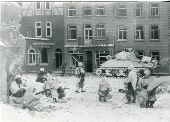 Zerstörungen nach der Ardennenoffensive