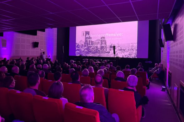 80 Jahre Ardennenoffensive: Podiumsdiskussion von BRF und ZVS im Kino Corso St. Vith