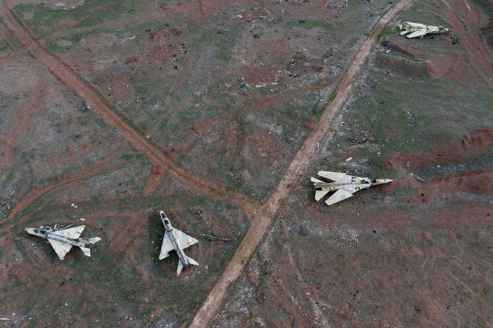 Militärjets auf einer Basis in Hama, die von den Rebellen erobert wurde