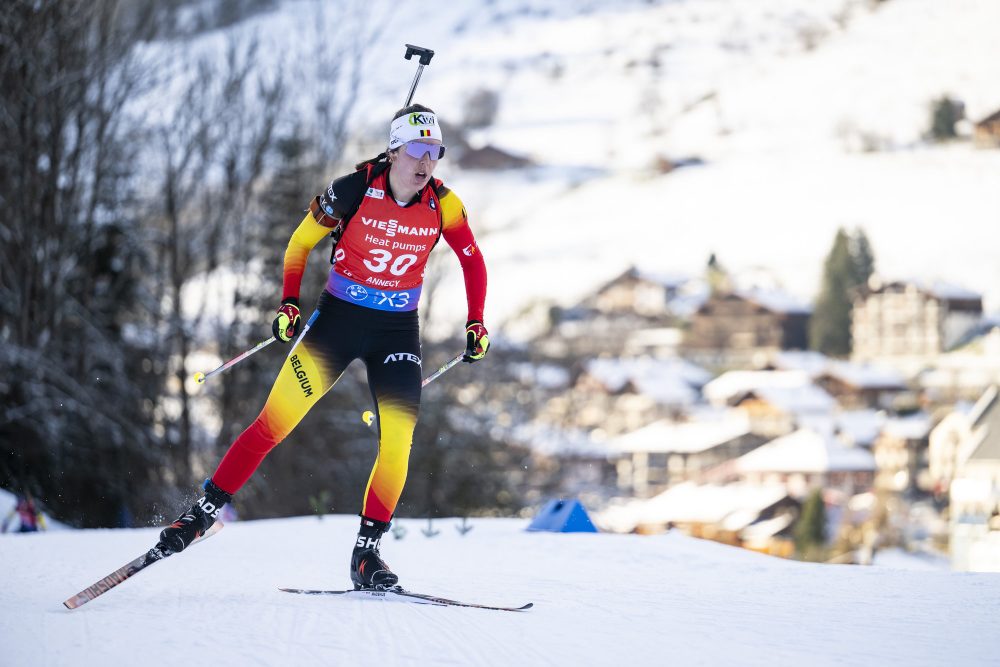 Lotte Lie beim Verfolgungsrennen in Le Grand-Bornand