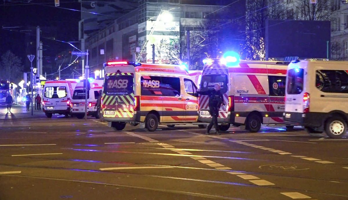 Auf dem Weihnachtsmarkt von Magdeburg ist ein Auto in eine Menschenmenge gerast (Bild: AFP)