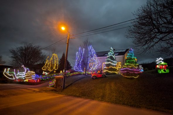 Weihnachtlich geschmücktes Haus von Marco Külgen in Raeren