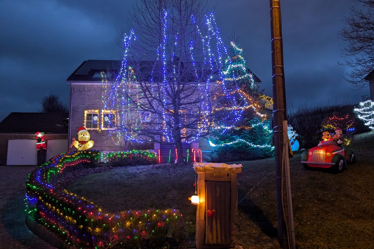 Weihnachtlich geschmücktes Haus von Marco Külgen in Raeren