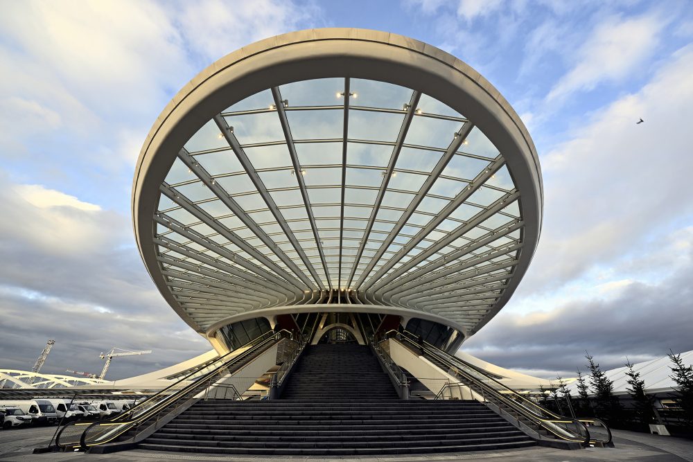 Der neue Bahnhof von Mons