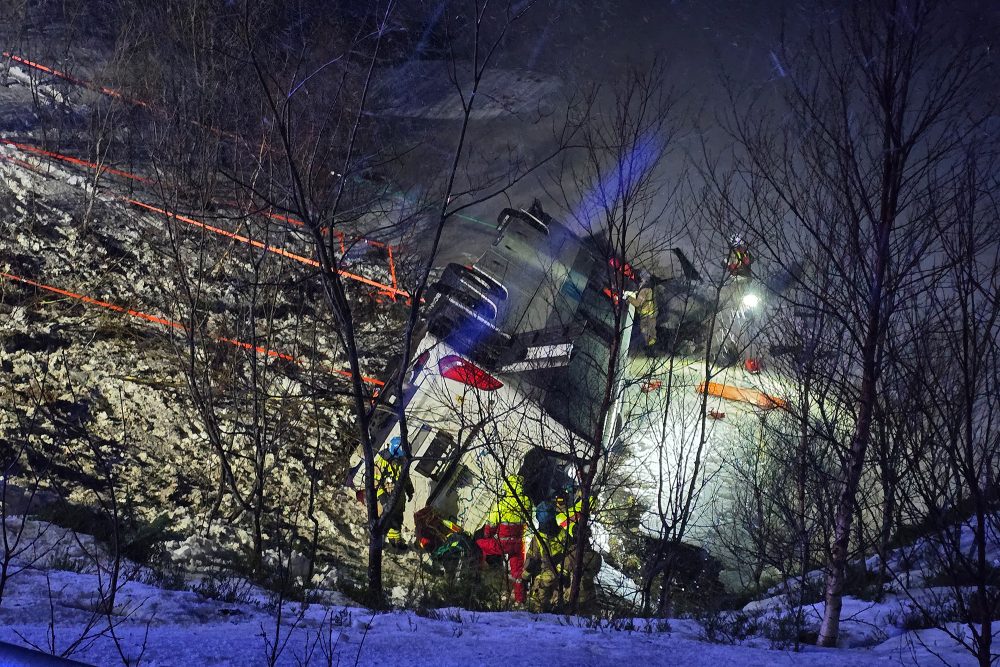 Der verunglückte Bus in der Provinz Nordland