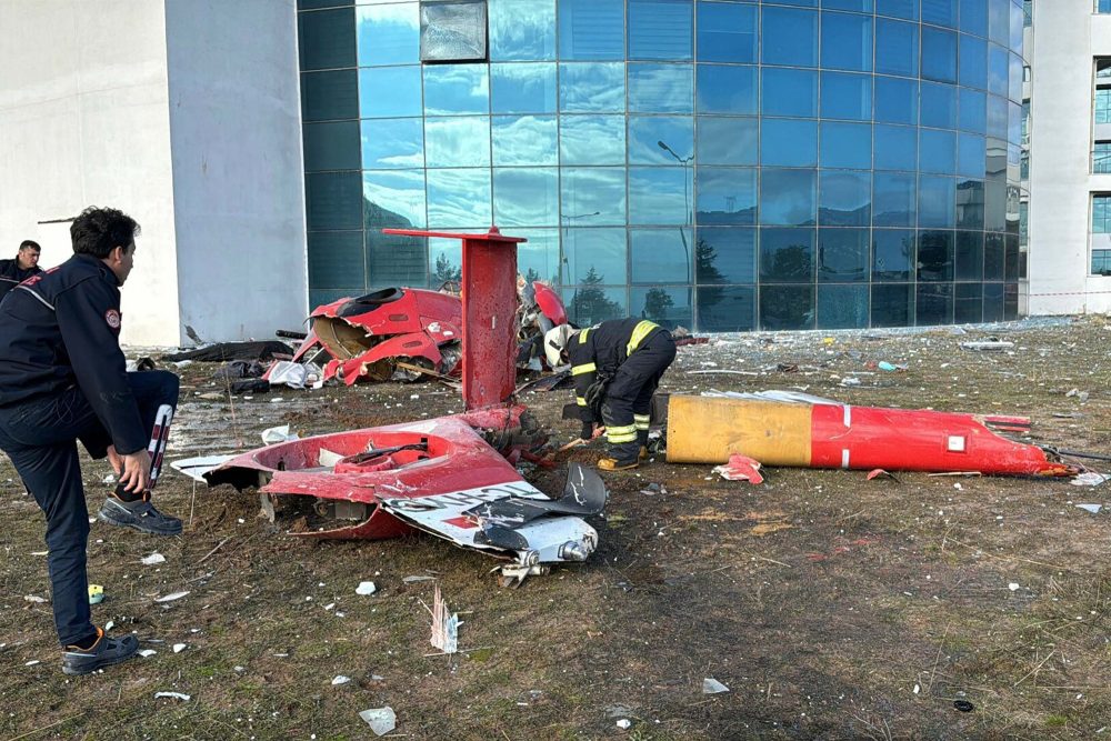 Hubschrauberunglück in der Türkei: Rettungskräfte am Unglücksort