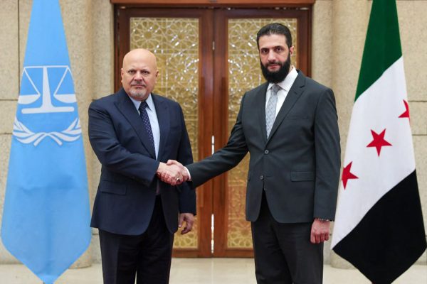 Syriens neuer Machthaber al-Scharaa und der Chefankläger des Internationalen Strafgerichtshofs, Khan, in Damaskus
