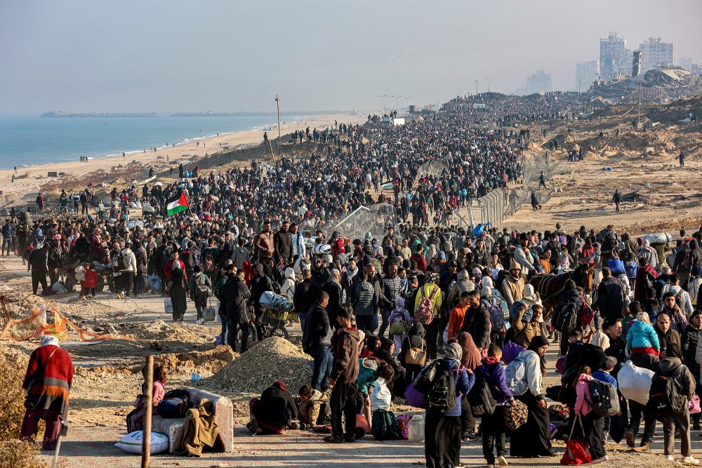 Tausende vertriebene Palästinenser auf dem Weg zurück in ihre Heimatorte