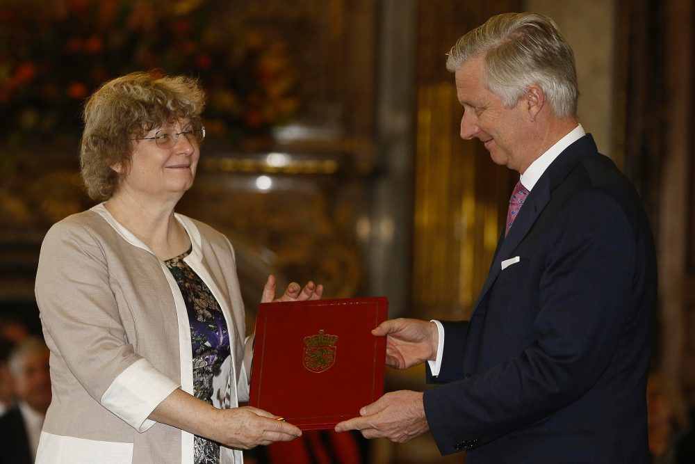 Ingrid Daubechies (hier eine Aufnahme aus dem Jahre 2017 mit König Philippe) wurde 2012 in den Adelsstand erhoben