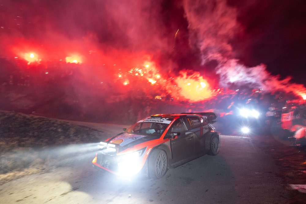 Thierry Neuville/Martijn Wydaeghe beim Auftakt der Rallye Monte-Carlo am Donnerstagabend