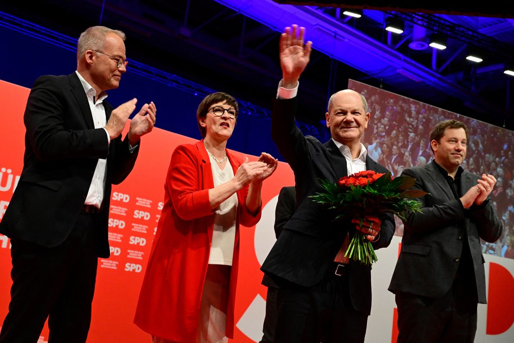 Der amtierende Bundeskanzler Olaf Scholz zieht als Spitzenkandidat für die SPD in die Bundestagswahl