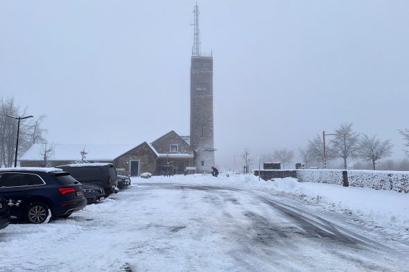 Schnee am Signal de Botrange