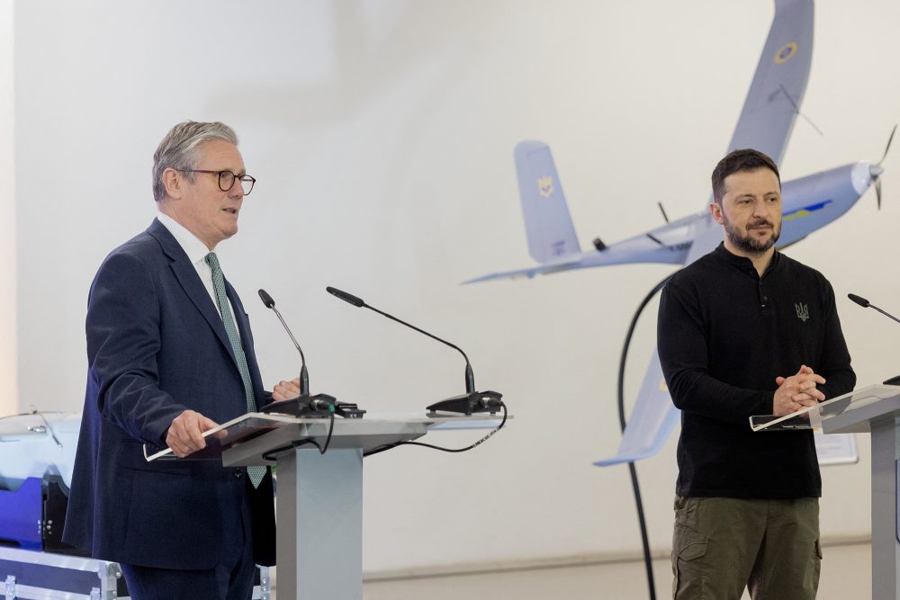 Der ukrainische Präsident Selenskyj und der britische Premierminister Starmer bei einer Pressekonferenz in Kiew