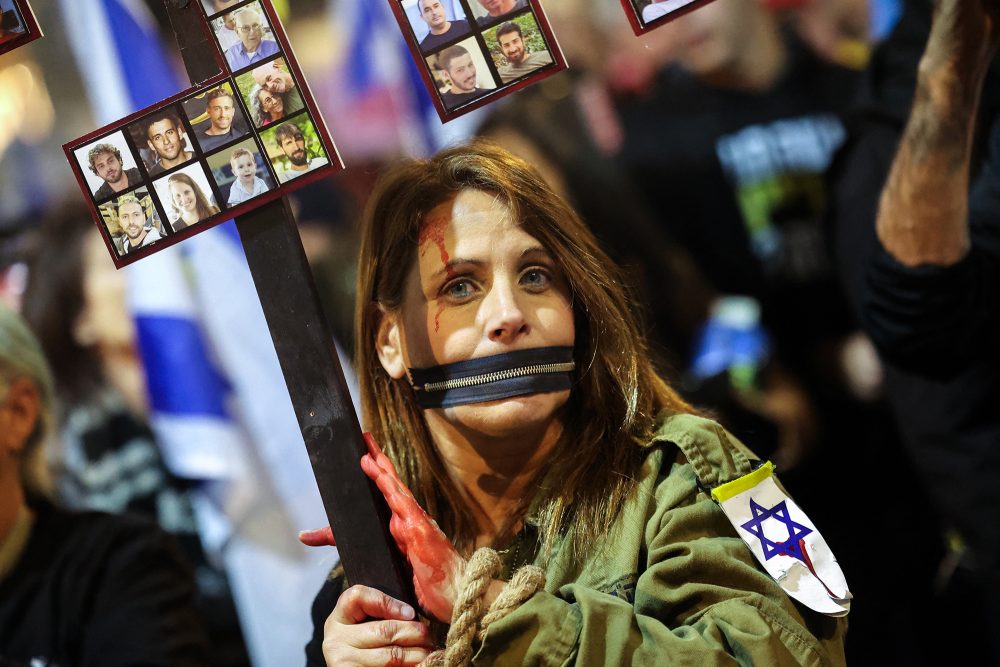 Demonstrantin in Tel Aviv