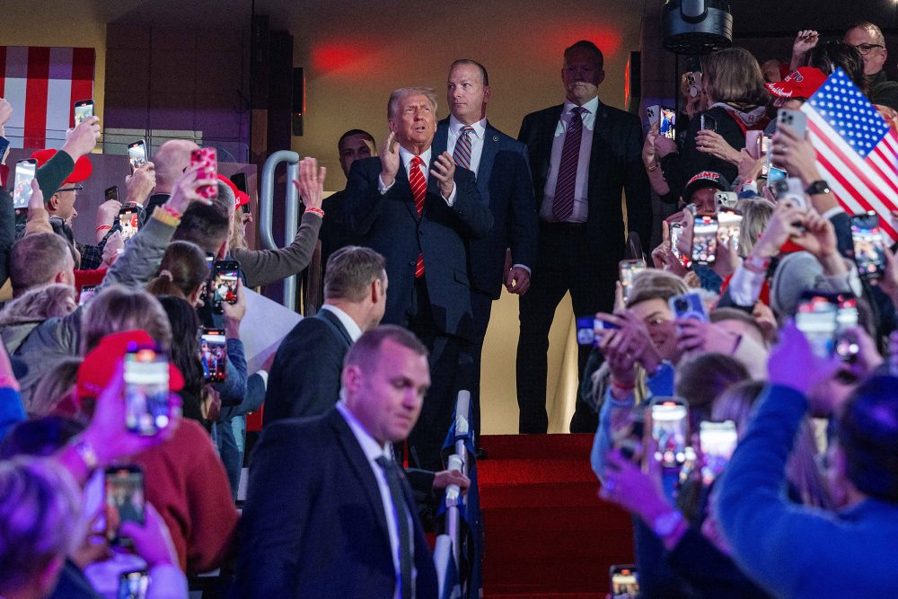 Der designierte US-Präsident Donald Trump bei seiner Ankunft in der Capital One Arena in Washington