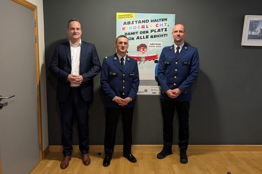 Stellten die neue Verkehrssicherheitskampagne vor: Ministerpräsident Oliver Paasch, Daniel Keutgen (Polizeizone Weser-Göhl) und Johannes Cremer (Polizeizone Eifel)