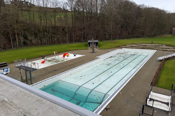 Außenbecken des Lago Wetzlarbads