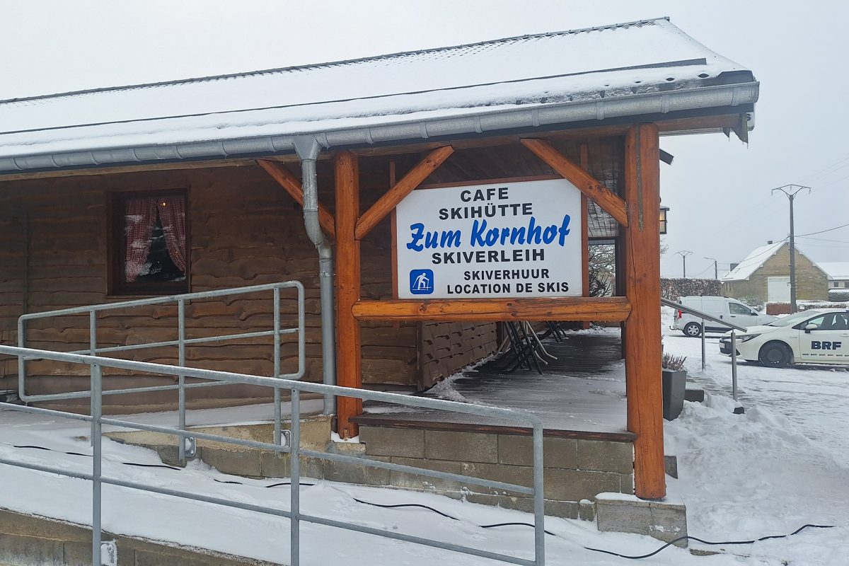 Außenansicht der Skihütte Mertens am Kornhof in Rocherath