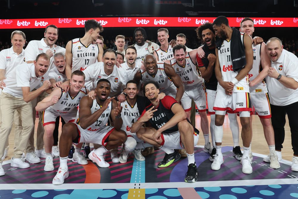 Gruppenbild der Belgian Lions, die sich über ihre EM-Qualifikation freuen