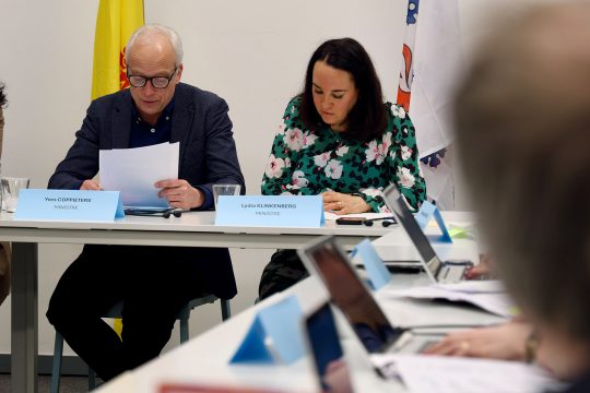 Minister Yves Coppieters und Ministerin Lydia Klinkenberg bei der Interministeriellen Konferenz Frauenrechte am Freitag in Brüssel