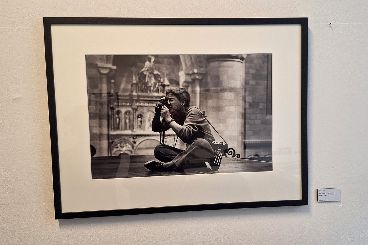 Eve Arnold auf einem der Bilder der Ausstellung im Fotografie-Forum in Monschau 