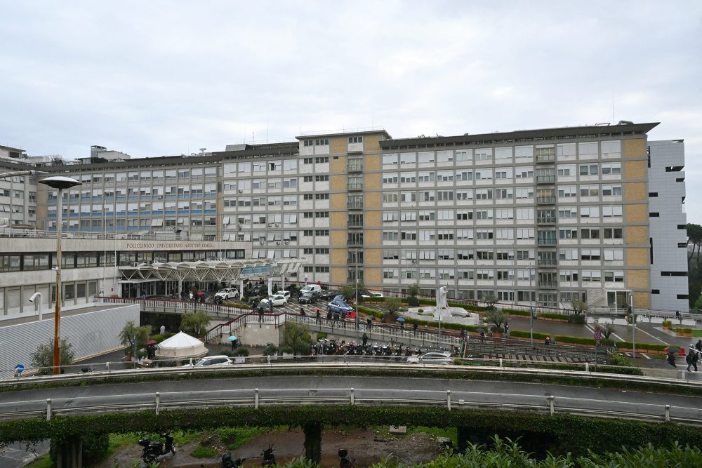 Das Gemelli-Krankenhaus in Rom, in dem Papst Franziskus behandelt wird