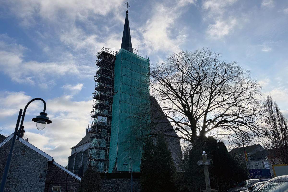 Walhorn: Bauarbeiten am Turm der St.-Stephanus-Kirche