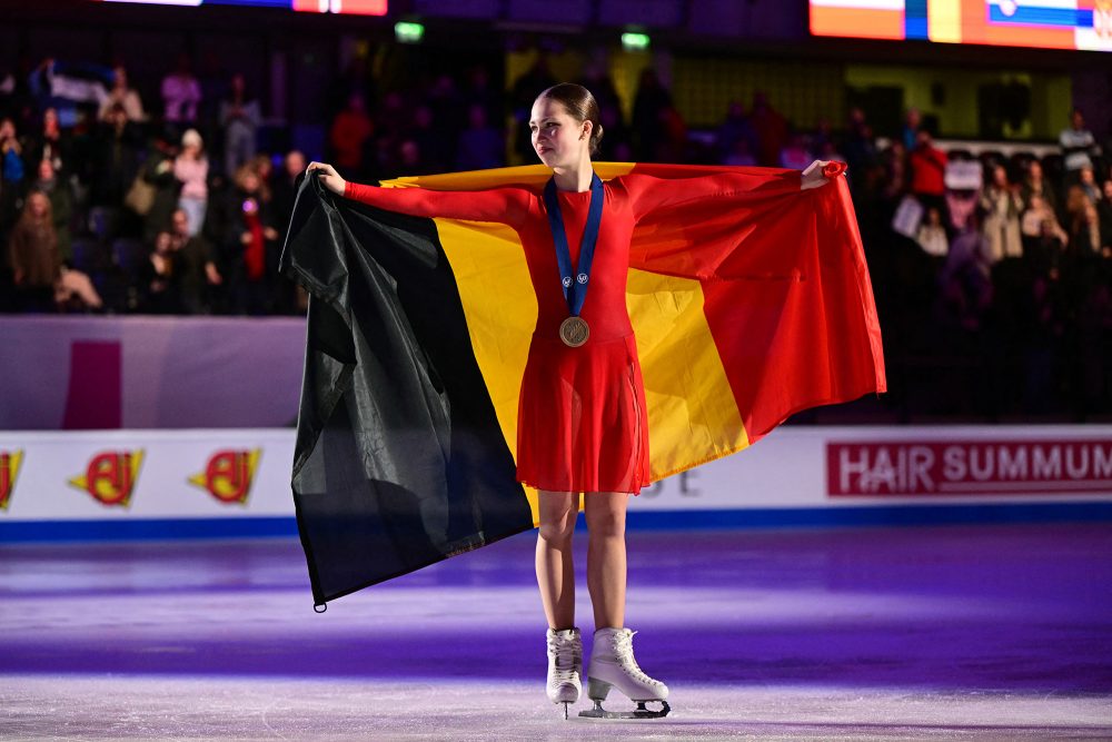 Bronze für Nina Pinzarrone bei Eiskunstlauf-EM in Estland