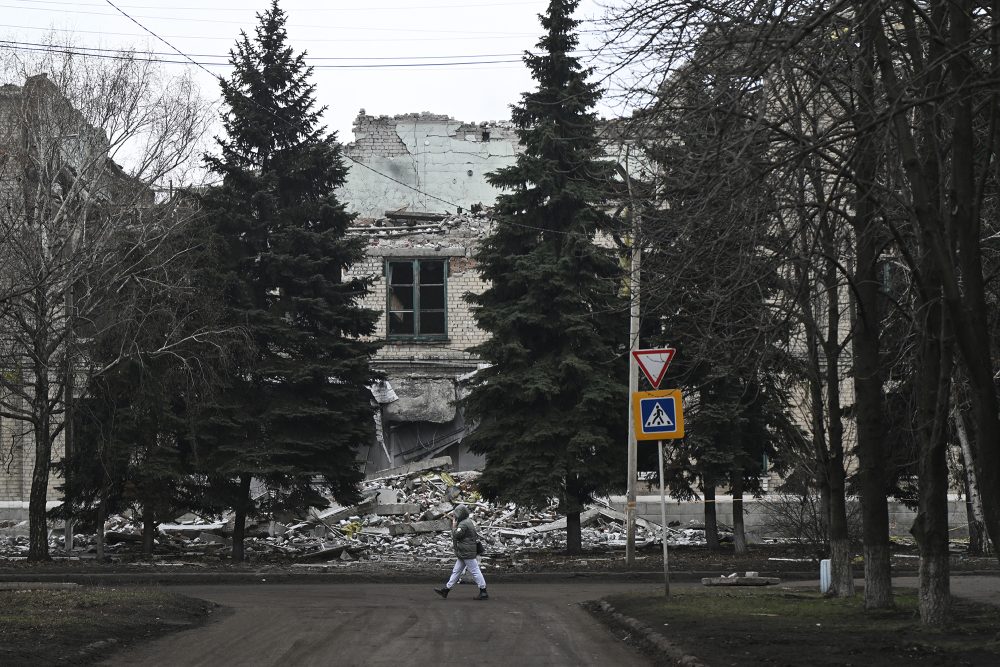 Zerstörtes Wohnhaus in Pokrowsk im Gebiet Donezk