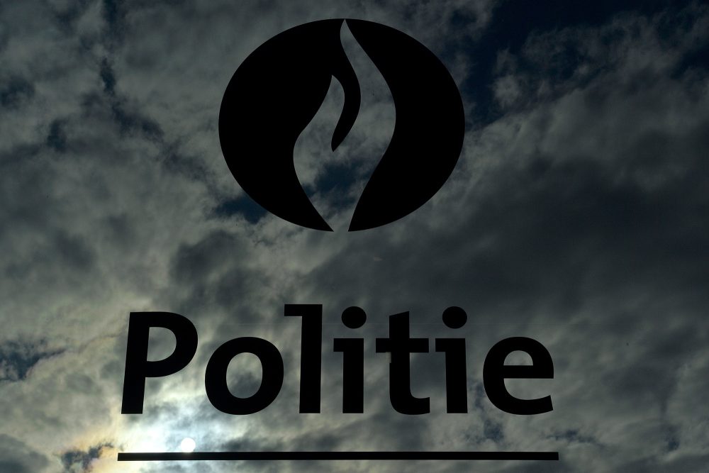 Logo der Polizei, auf Flämisch steht dort "Politie"