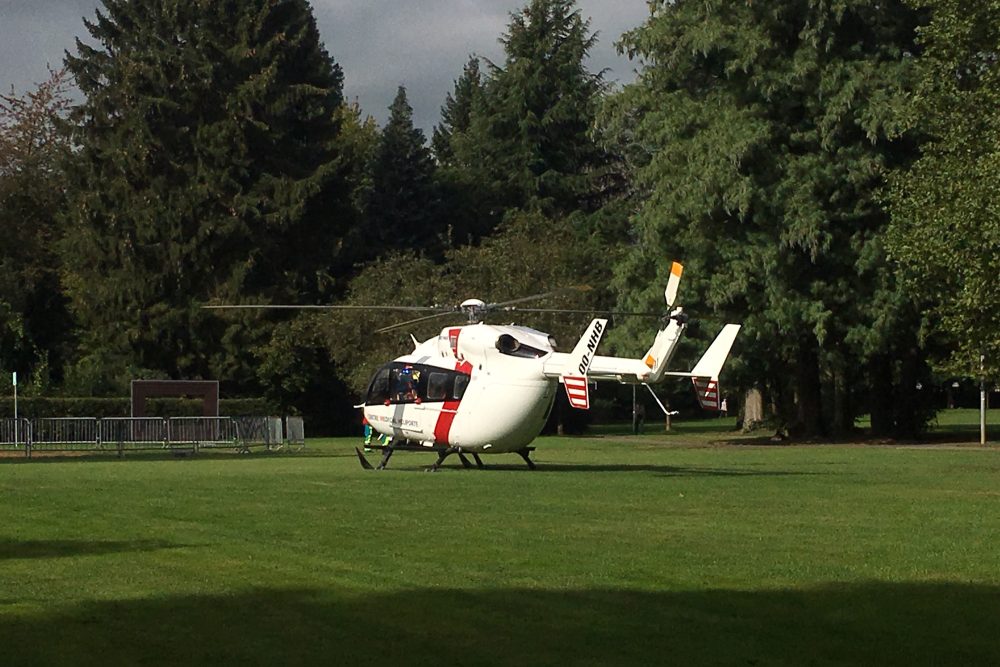 Rettungshubschrauber landet im Park Klinkeshöfchen in Eupen