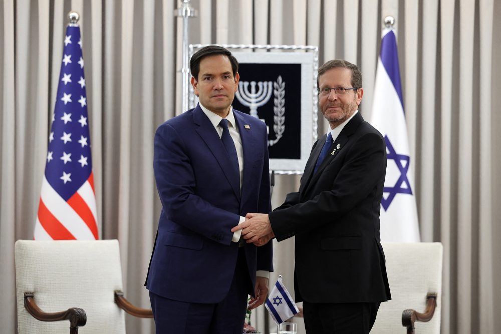 US-Außenminister Marco Rubio und Israels Präsident Isaac Herzog schütteln Hände