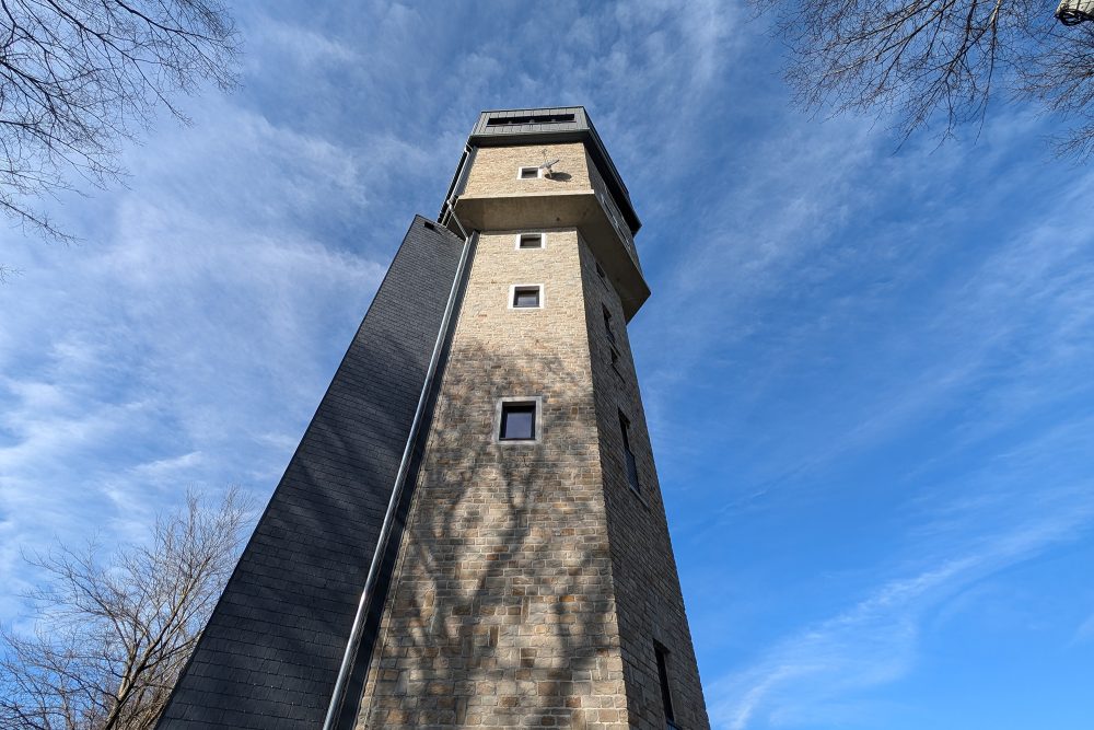 Der Wasserturm von Bütgenbach ist von Familie Genten zur Ferienwohnung umgebaut worden