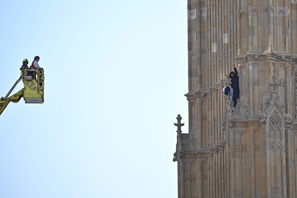 Protest-Kletterer auf dem Big Ben