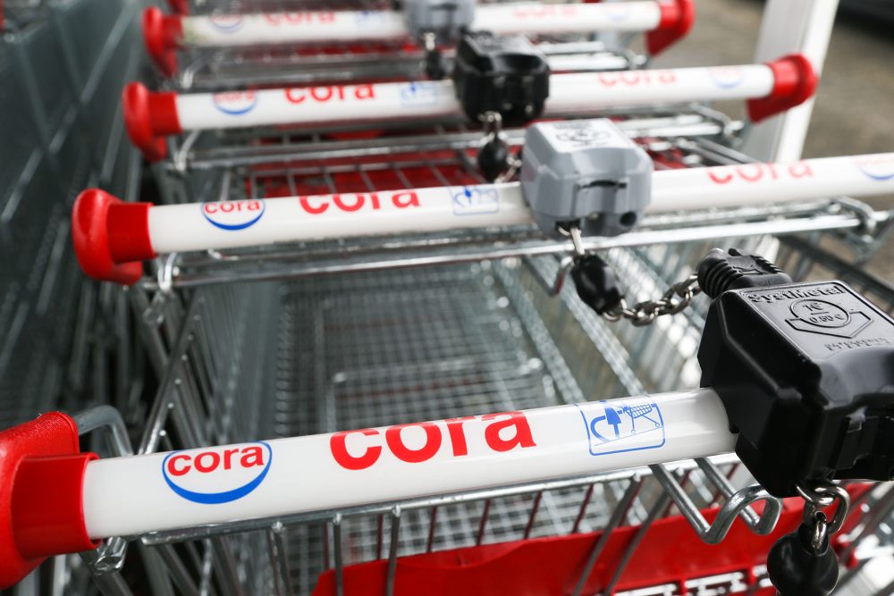 Einkaufswagen in Cora-Hypermarkt