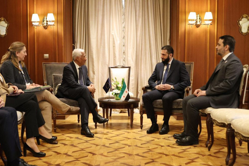 EU-Ratspräsident António Costa mit dem syrischen Interimspräsidenten Ahmed al-Sharaa in Kairo