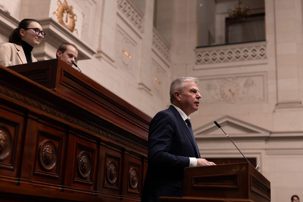 Gregor Freches bei der Abschlusszeremonie Jugendparlament