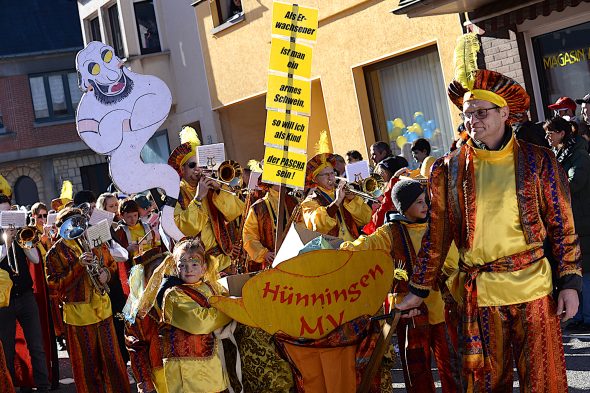 Rosenmontagszug in Büllingen