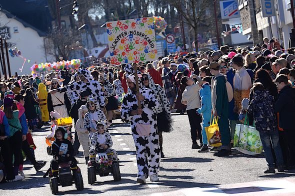 Rosenmontagszug in Büllingen