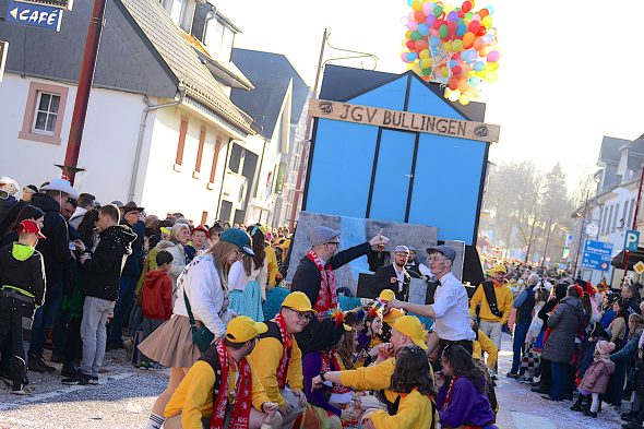 Rosenmontagszug in Büllingen